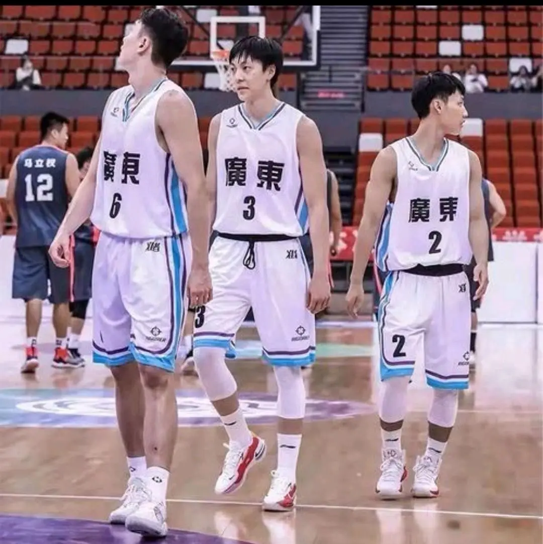 黑白矮, 这顿时引起